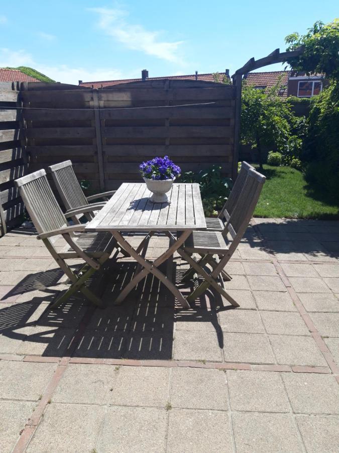 Vakantiewoning 100M Van Het Strand Met 1 Slaapkamer Westkapelle Eksteriør billede